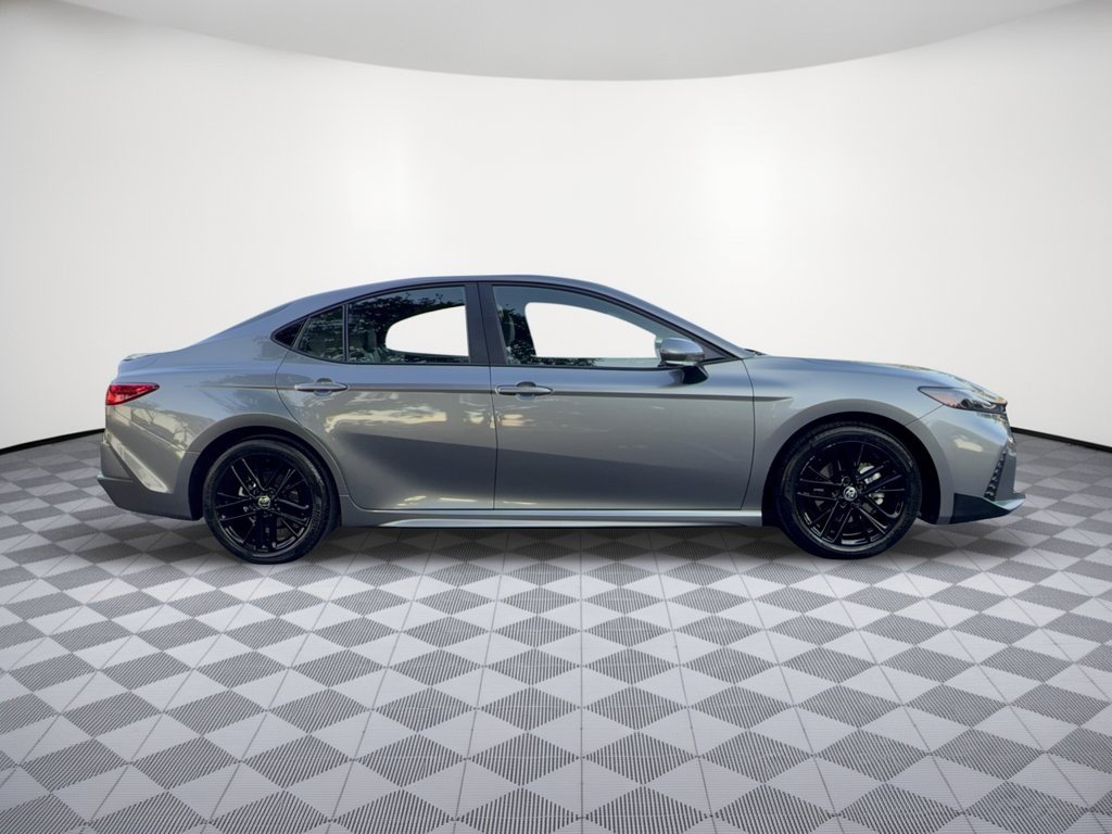 Used 2026 Toyota Camry SE w/ Convenience Package FWD image 8
