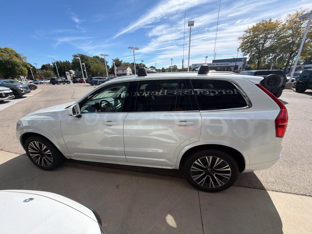 Used 2021 Volvo XC90 T5 Momentum w/ Climate Package AWD/4WD image 5