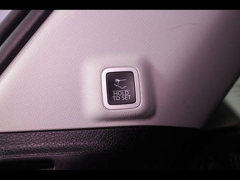 Used 2023 Jeep Grand Cherokee Laredo w/ Luxury Tech Group I image 17