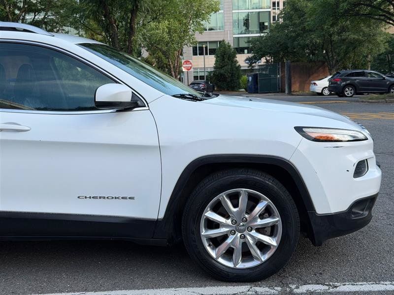 Used 2016 Jeep Cherokee Limited FWD image 5