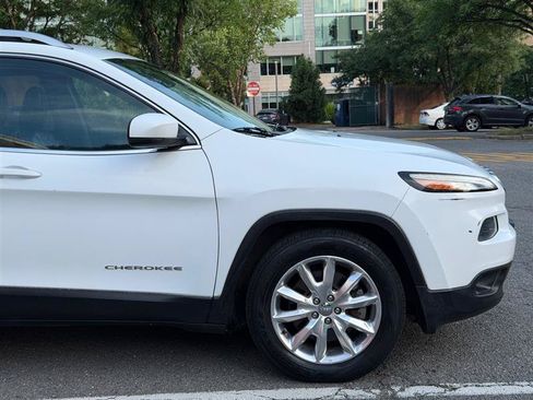 Used 2016 Jeep Cherokee Limited FWD image 5