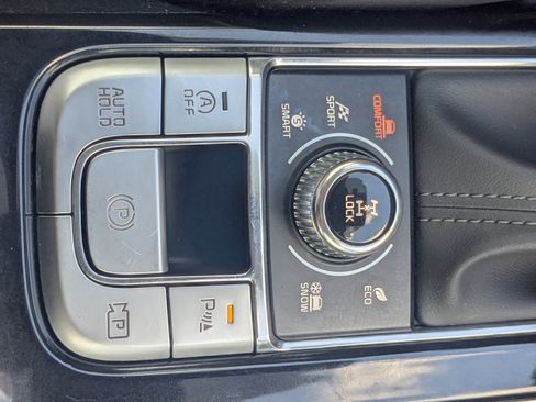 Certified 2025 Kia Telluride SX Prestige X-Line image 38