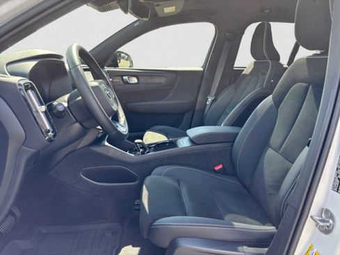 Used 2023 Volvo XC40 Recharge Ultimate w/ Protection Package Premier image 10