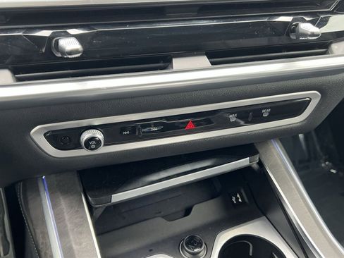 Used 2024 BMW X7 M60i w/ Executive Package image 19