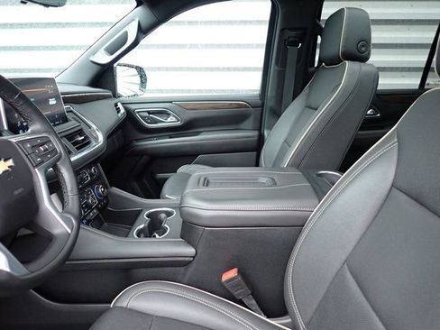 Used 2024 Chevrolet Tahoe Premier w/ Premium Package AWD/4WD image 17