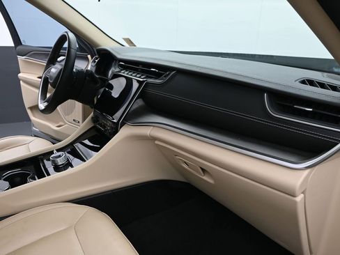 Used 2022 Jeep Grand Cherokee L Limited image 36