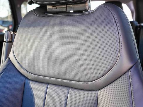 New 2026 Land Rover Range Rover SE image 22