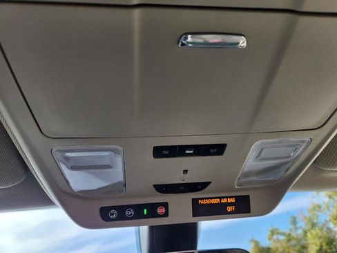 Used 2020 Buick Envision Essence image 39