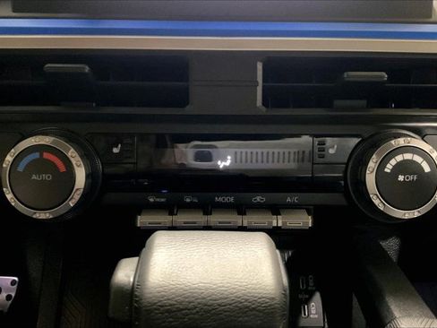Certified 2025 Toyota Tacoma TRD Sport AWD/4WD image 33