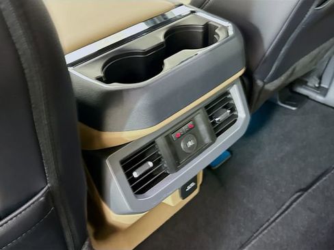 Used 2025 Ford F250 Lariat image 26