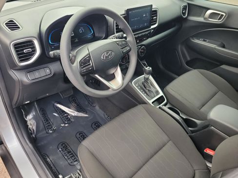 Certified 2023 Hyundai Venue SE image 19