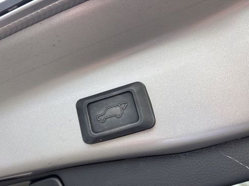 Used 2023 Toyota RAV4 XLE w/ Convenience Package image 18