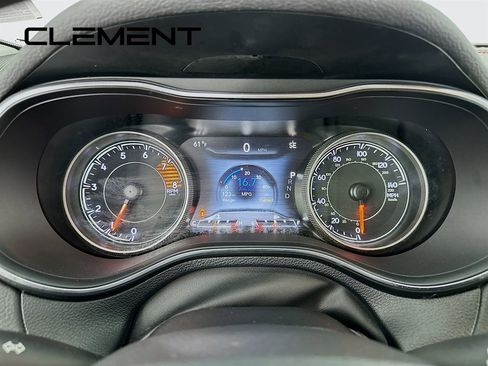 Used 2019 Jeep Cherokee Trailhawk w/ Cold Weather Group image 18