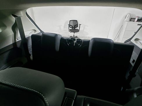 Used 2024 Volkswagen Tiguan SE image 27