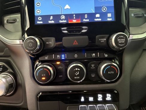 Used 2022 RAM 1500 Laramie AWD/4WD image 29