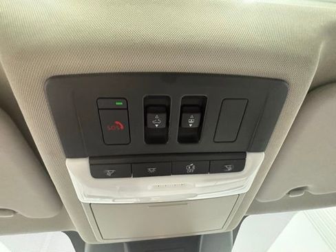 Used 2025 Nissan Rogue SL w/ Tech Package image 33