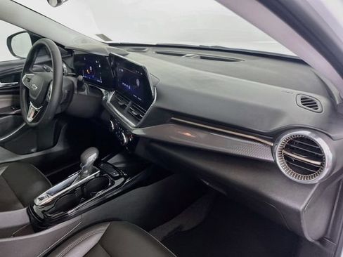 Used 2025 Chevrolet Trax ACTIV w/ Sunroof Package FWD image 29