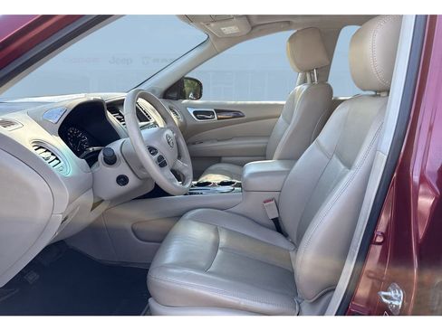 Used 2015 Nissan Pathfinder Platinum w/ Family Entertainment Package image 13