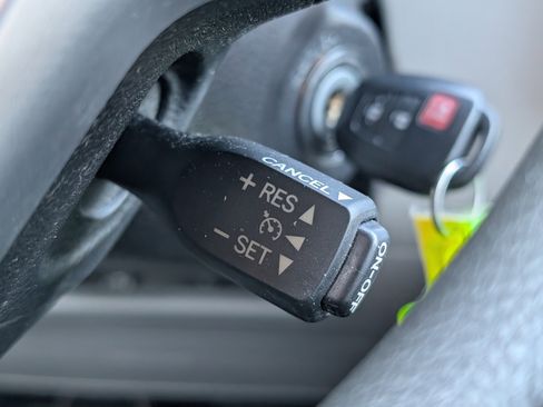 Used 2014 Toyota Highlander LE image 14