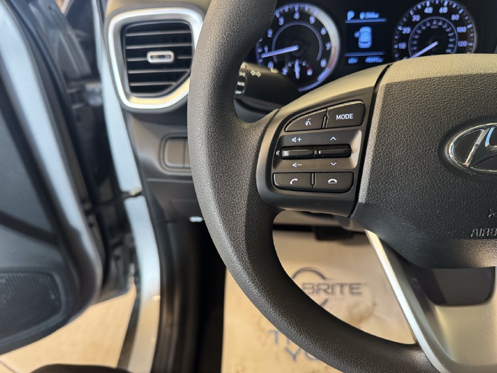 Used 2020 Hyundai Venue SE FWD image 11