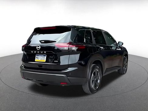 Used 2025 Nissan Rogue SV AWD/4WD image 11