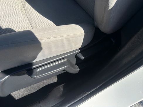 Used 2022 Honda HR-V LX image 16