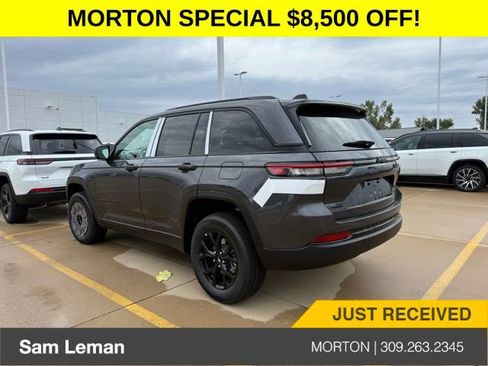 New 2025 Jeep Grand Cherokee Altitude image 11