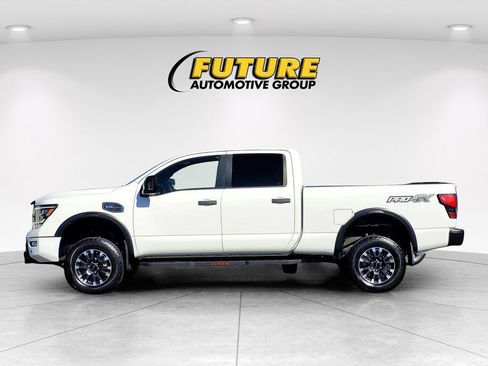 Used 2021 Nissan Titan PRO-4X w/ Pro-4x Convenience Package AWD/4WD image 7