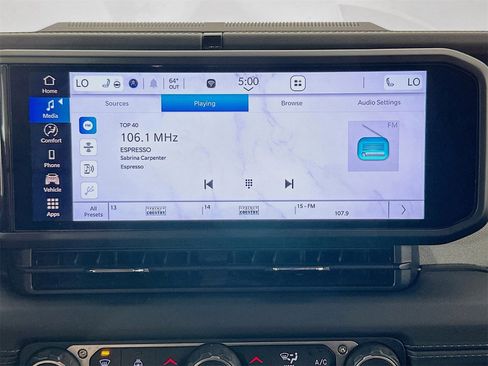 Used 2024 Jeep Wrangler Unlimited Sahara image 12