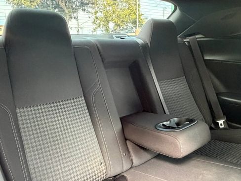 Used 2015 Dodge Challenger SXT RWD image 18