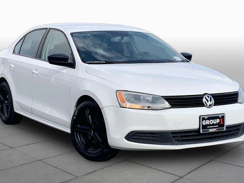 Used 2011 Volkswagen Jetta Sedan FWD image 2