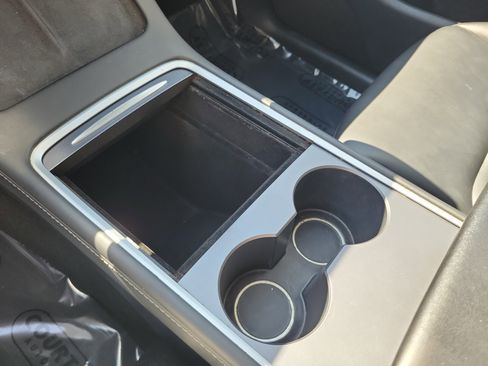 Used 2023 Tesla Model Y Long Range image 21