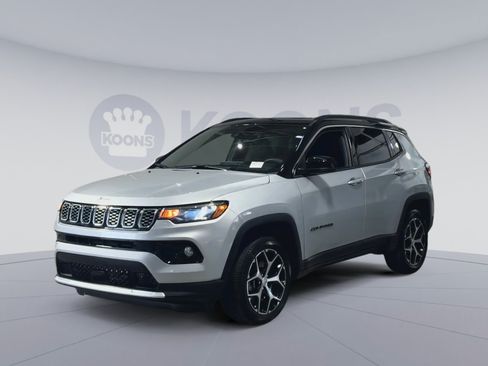 Used 2024 Jeep Compass Limited w/ Sun and Sound Group AWD/4WD image 5