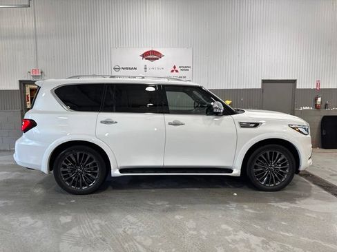 Used 2023 INFINITI QX80 Sensory w/ All-Season Package AWD/4WD image 3