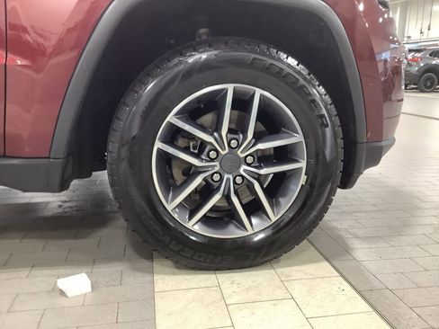 Certified 2020 Jeep Grand Cherokee Limited w/ Luxury Group II image 14
