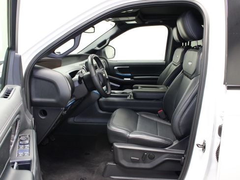 Used 2025 Ford Expedition Max Platinum w/ Stealth Performance Package AWD/4WD image 22