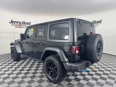 Used 2023 Jeep Wrangler Unlimited w/ Cold Weather Group AWD/4WD image 8