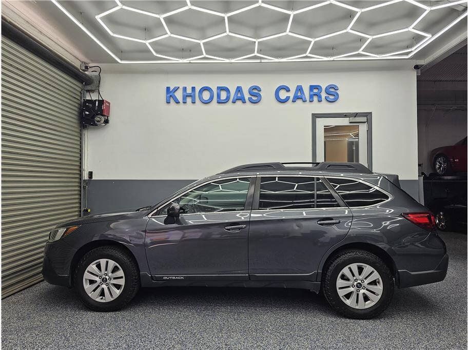 Used 2019 Subaru Outback 2.5i Premium AWD/4WD image 1