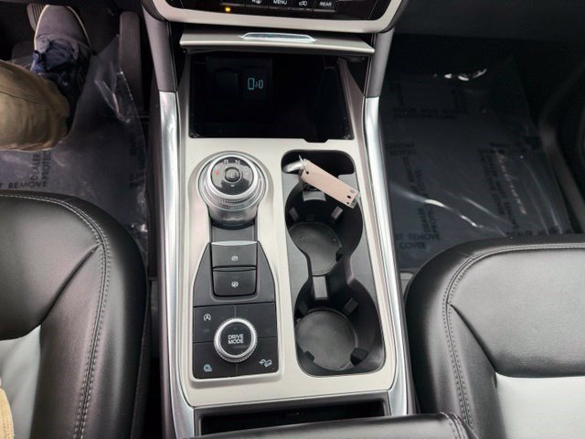 Used 2024 Ford Explorer XLT w/ Equipment Group 202A AWD/4WD image 24