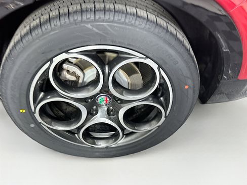 Used 2024 Alfa Romeo Tonale Ti w/ Premium Interior Package image 11