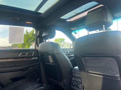 Used 2016 Ford Explorer Platinum AWD/4WD image 32