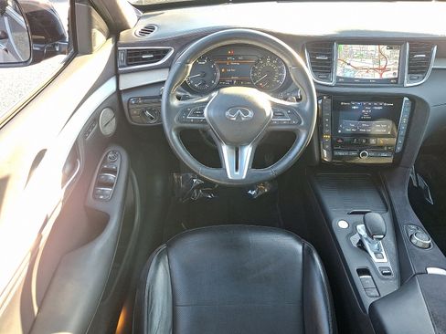 Used 2019 INFINITI QX50 Essential w/ Sensory Package image 11