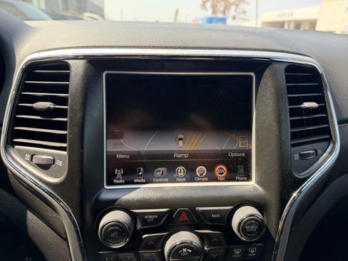 Used 2015 Jeep Grand Cherokee Altitude RWD image 23