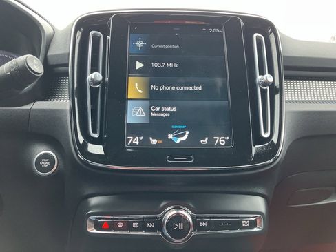 Used 2021 Volvo XC40 T5 R-Design image 19