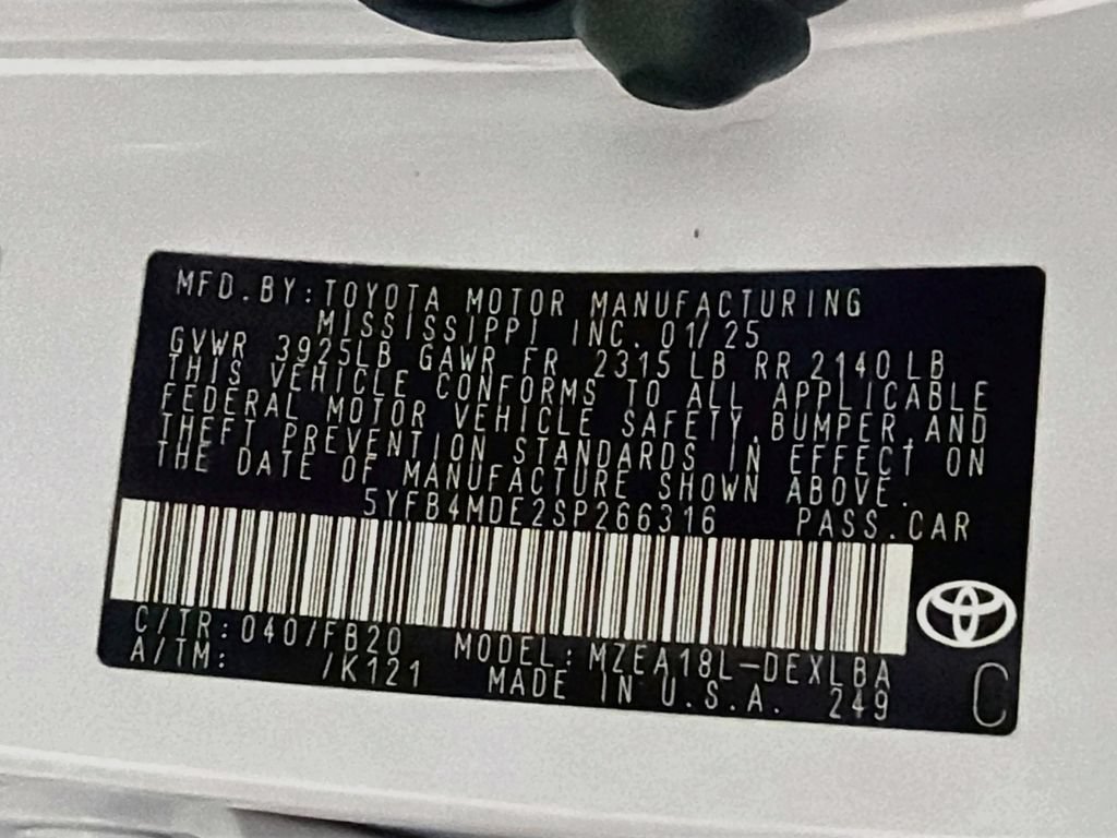 Used 2025 Toyota Corolla LE FWD image 27