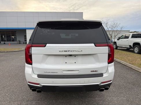 Used 2025 GMC Yukon XL Denali image 6