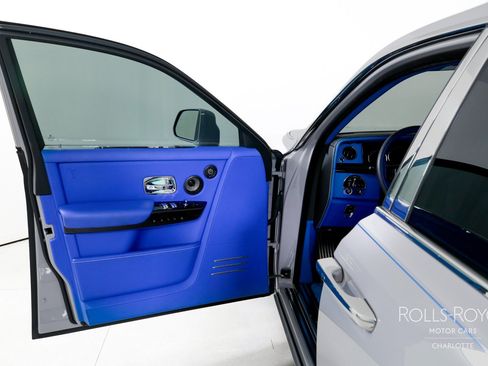 Used 2024 Rolls-Royce Phantom Sedan w/ The Phantom Package RWD image 11