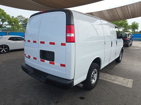 Used 2021 Chevrolet Express 2500 RWD image 6