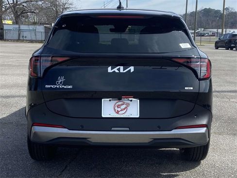 New 2026 Kia Sportage LX image 3