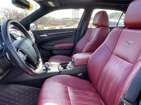 Used 2013 Chrysler 300 S image 18